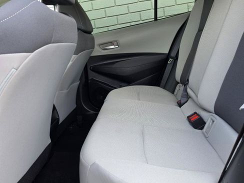 Used 2021 Toyota Corolla LE FWD image 12