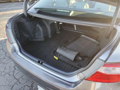 Used 2017 Toyota Camry LE image 19