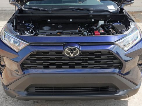 Used 2021 Toyota RAV4 XLE w/ Convenience Package FWD image 7