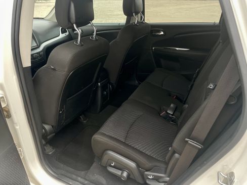 Used 2019 Dodge Journey SE w/ Premium Group FWD image 11