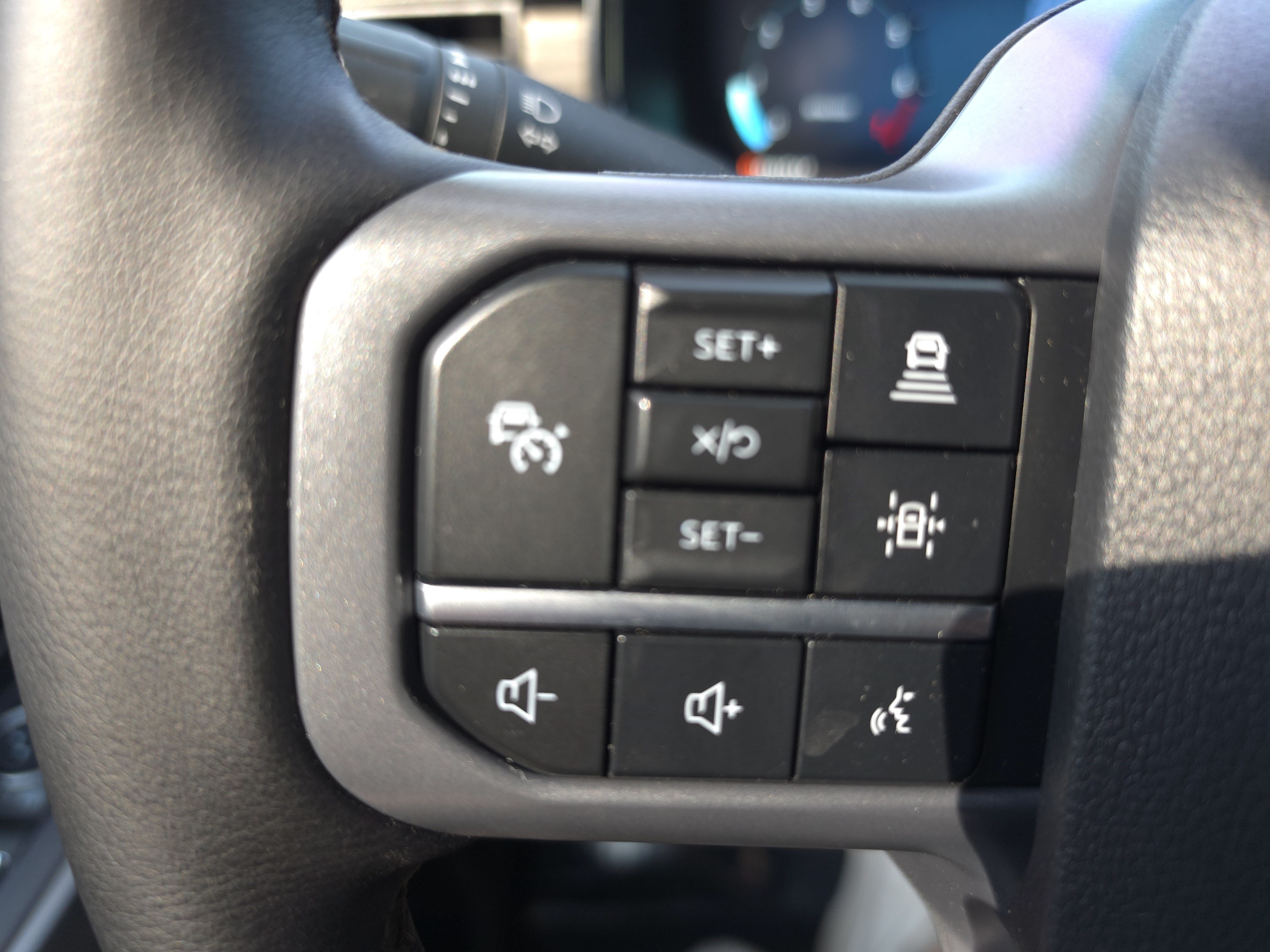 Used 2025 Ford F150 Lariat w/ Equipment Group 501A Mid AWD/4WD image 17