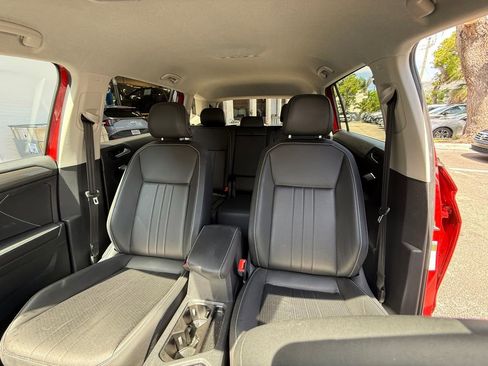 Used 2023 Volkswagen Tiguan SE FWD image 8