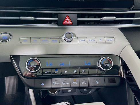 New 2026 Hyundai Elantra Limited image 14