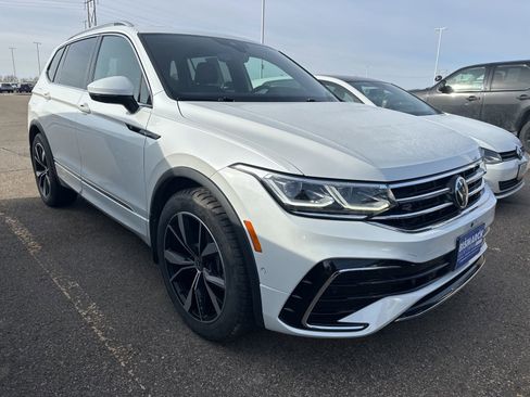 Certified 2023 Volkswagen Tiguan SEL R-Line image 2