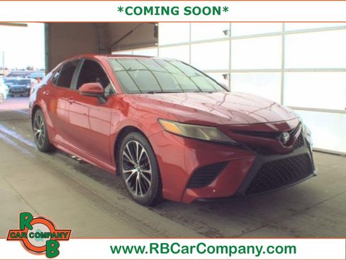 Used 2019 Toyota Camry SE image 1