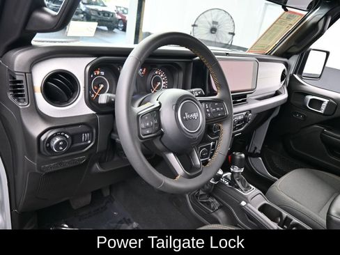 Certified 2024 Jeep Gladiator Sport image 12