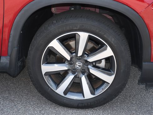 Used 2024 Honda Pilot Touring image 23