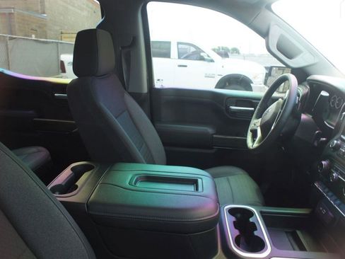 Used 2022 Chevrolet Silverado 1500 LT Trail Boss w/ LPO, Dark Essentials Package AWD/4WD image 5