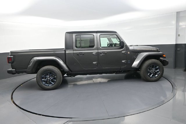 New 2026 Jeep Gladiator Sport AWD/4WD image 9
