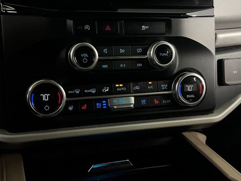 Used 2024 Ford Expedition Max XLT image 20