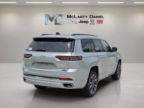 New 2025 Jeep Grand Cherokee L Overland w/ Rear Seat Video Group I AWD/4WD image 5