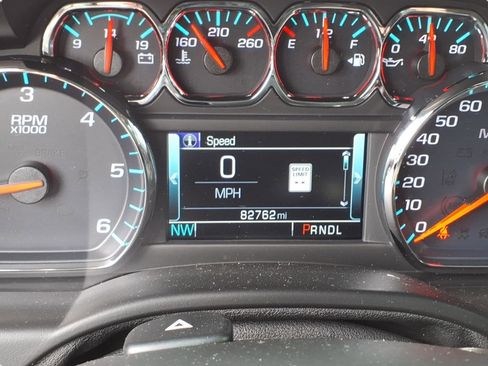 Used 2020 Chevrolet Tahoe LT image 28