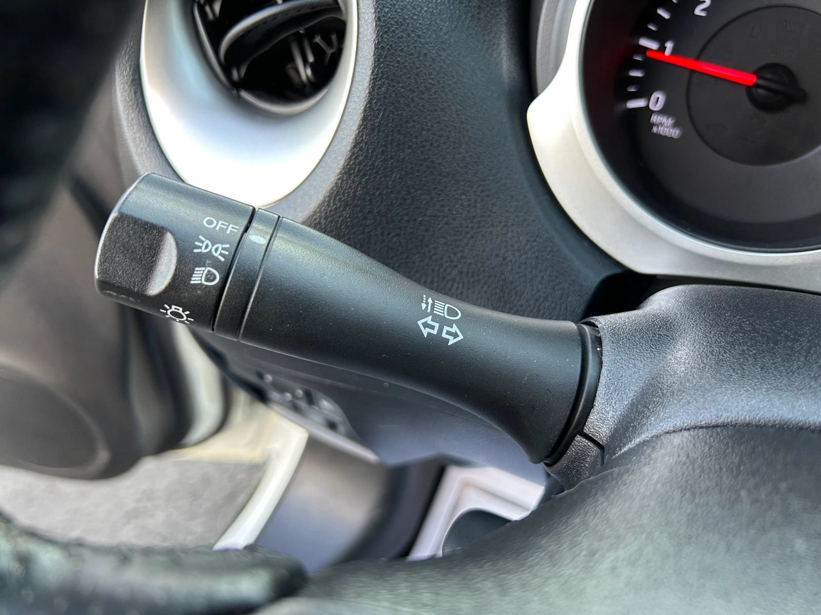 Used 2014 Nissan Juke SV FWD image 14