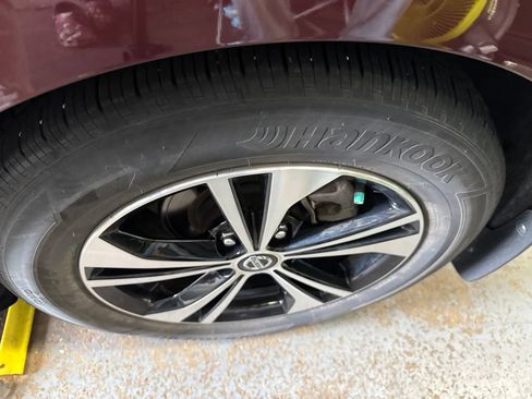 Certified 2022 Nissan Sentra SV FWD image 8