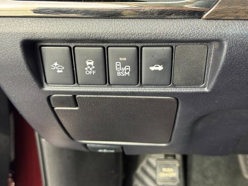 Used 2018 Toyota Avalon XLE Premium image 18