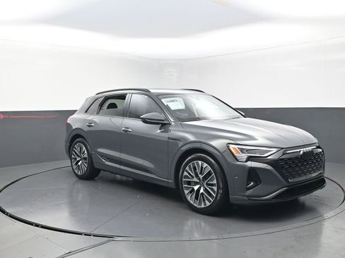 Used 2024 Audi Q8 e-tron Prestige w/ Prestige Package image 3