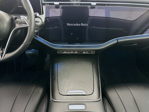 Used 2025 Mercedes-Benz E 450 4MATIC Sedan w/ MBUS Superscreen Package image 10