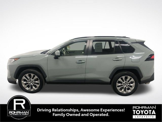 Used 2019 Toyota RAV4 XLE Premium FWD image 3