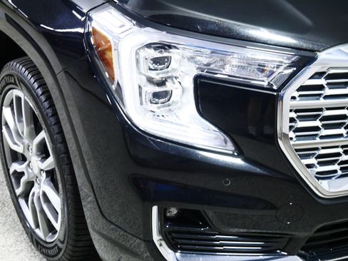 Used 2022 GMC Terrain Denali AWD/4WD image 16