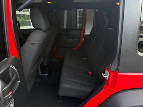 Used 2018 Jeep Wrangler Unlimited Sport S AWD/4WD image 31