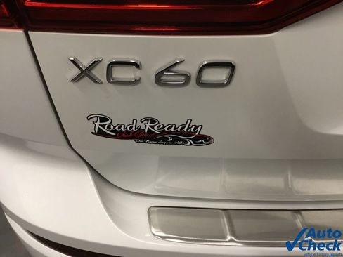 Used 2018 Volvo XC60 T5 Momentum w/ Vision Package AWD/4WD image 15