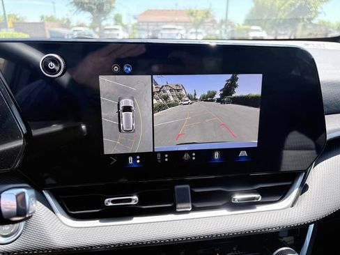 New 2026 Chevrolet Equinox LT w/ Safety and Technology Package FWD image 8