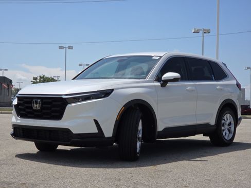 Used 2025 Honda CR-V LX image 10