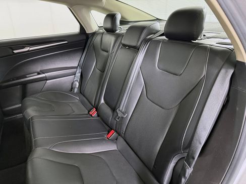 Used 2019 Ford Fusion Energi Titanium FWD image 31