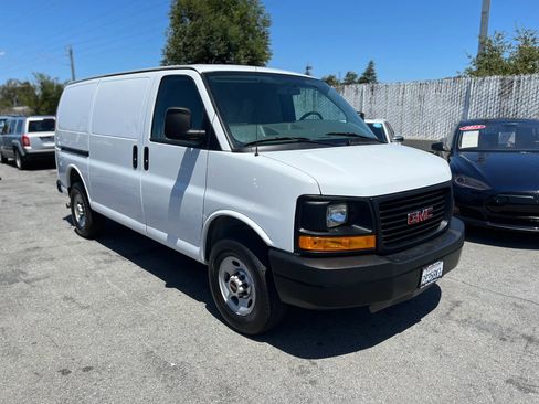 Used 2014 GMC Savana 2500 image 1