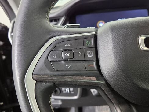 Used 2023 Jeep Grand Cherokee L Limited w/ Luxury Tech Group II image 19