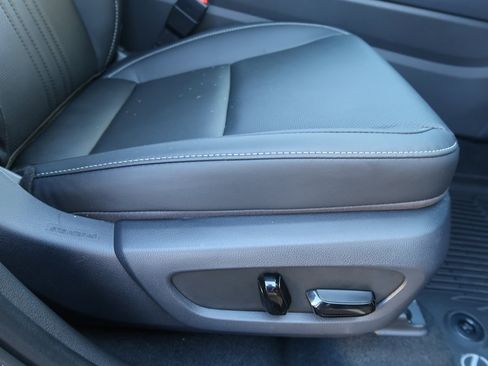 Used 2025 Lexus NX 250 FWD w/ Premium Package image 36