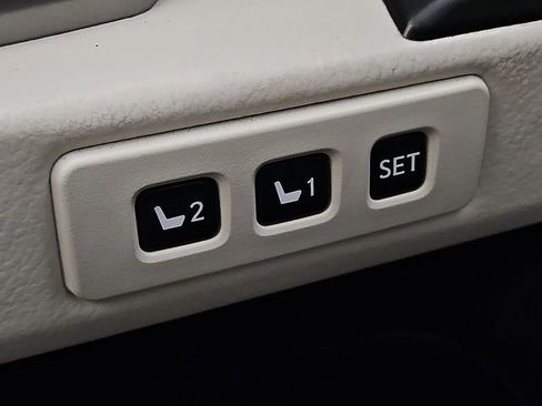 Used 2023 Lexus GX 460 Premium w/ Accessory Package image 30