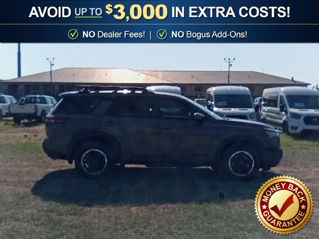 Used 2025 Nissan Pathfinder Rock Creek AWD/4WD image 8