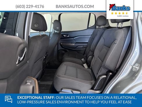 Certified 2023 GMC Acadia SLE w/ Driver Convenience Package AWD/4WD image 10