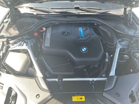 Used 2022 BMW 530e w/ M Sport Package image 32