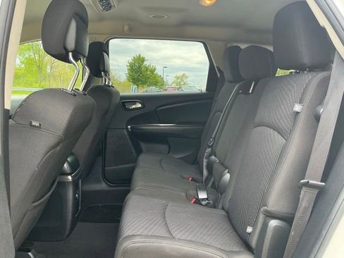 Used 2017 Dodge Journey SE w/ Flexible Seating Group FWD image 30