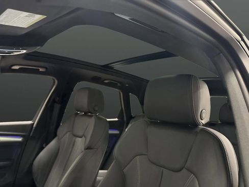 Used 2025 Audi Q5 2.0T Premium Plus w/ Premium Plus Package image 7