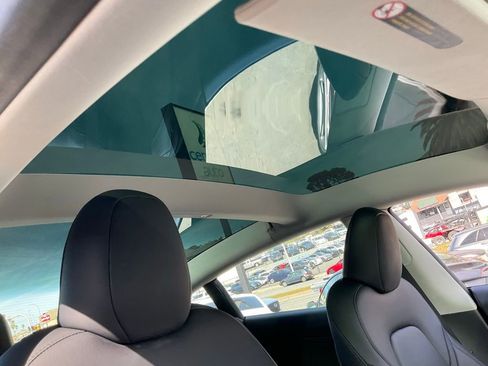 Used 2023 Tesla Model 3 Standard Range image 65