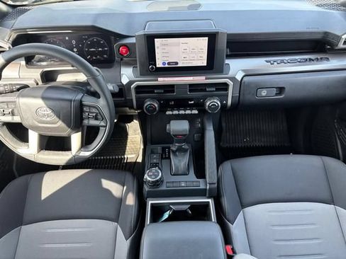 Used 2025 Toyota Tacoma TRD Off-Road AWD/4WD image 15