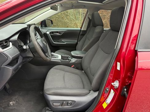 Used 2020 Toyota RAV4 XLE image 11