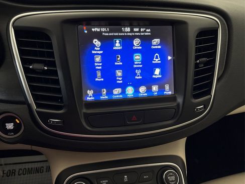 Used 2017 Chrysler 200 Limited Platinum FWD image 39