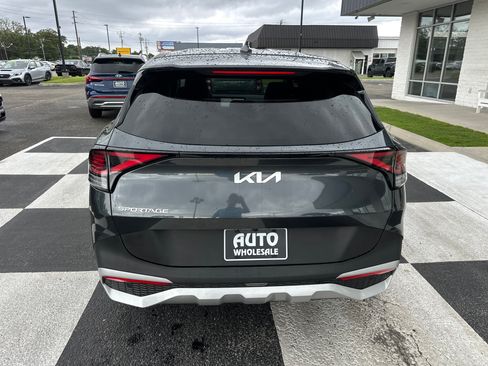 Used 2024 Kia Sportage EX FWD image 4