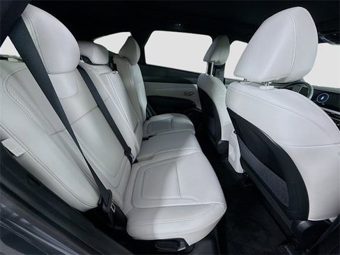 Used 2025 Hyundai Tucson Limited image 28