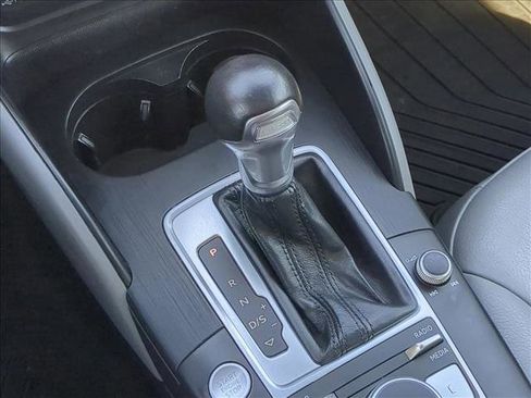 Used 2017 Audi A3 e-tron Premium image 17