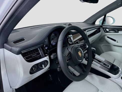 New 2025 Porsche Macan S image 4