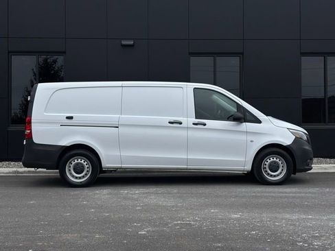 Used 2022 Mercedes-Benz Metris image 8