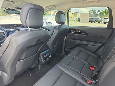New 2026 Lincoln Nautilus Premier AWD/4WD image 10