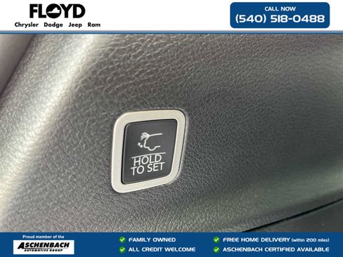 New 2027 Chrysler Pacifica Select AWD/4WD image 30