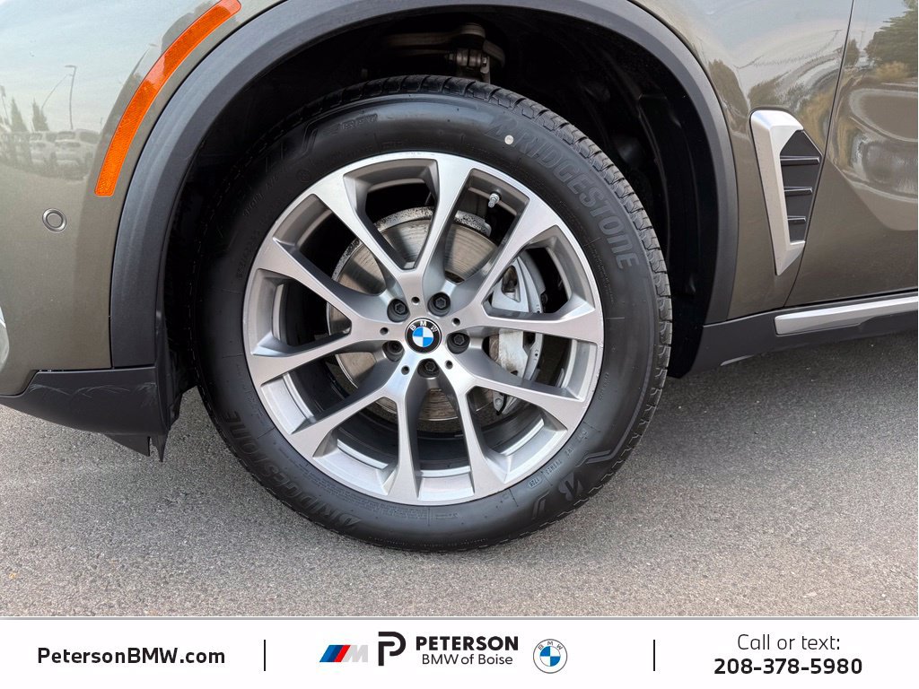 Used 2024 BMW X5 xDrive40i w/ Premium Package AWD/4WD image 39
