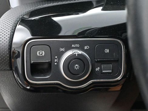 Used 2019 Mercedes-Benz A 220 4MATIC image 25